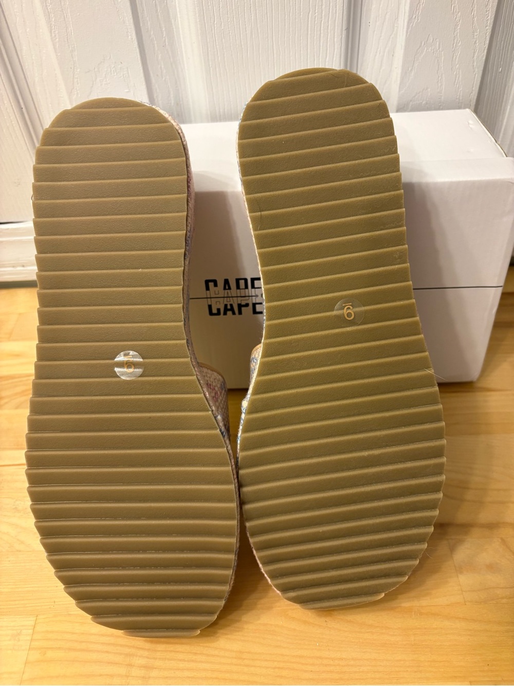 Cape Robbin Beige Slide Sandals with Pink and Blue Accents NWT SIZE 9 - Picture 5 of 6